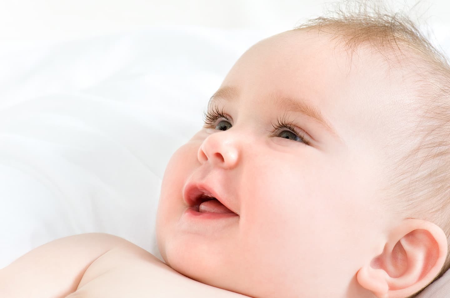 causas lengua blanca bebes